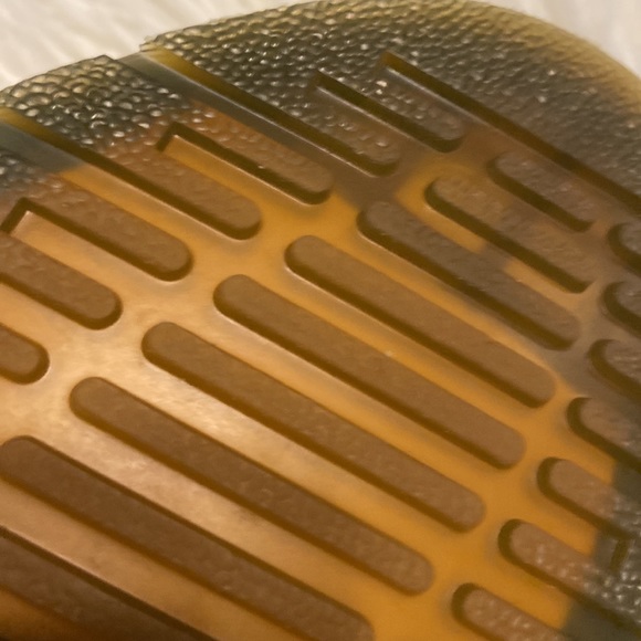 Dr.Martens Air Wair with sole bouncing 🥾 size 8M BNWOT please see all photos - Picture 12 of 17